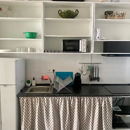 Estúdio Histórico século XIX com Varanda e Vistas para a Baixa